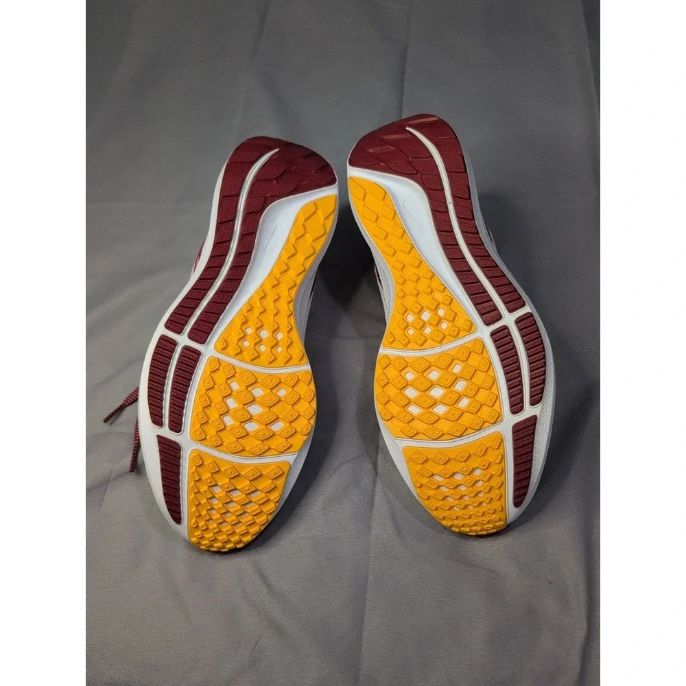 Nike Zoom Pegasus 40 USC Official‎ USC Trojans Issued Running Shoes 9.5 NWOB